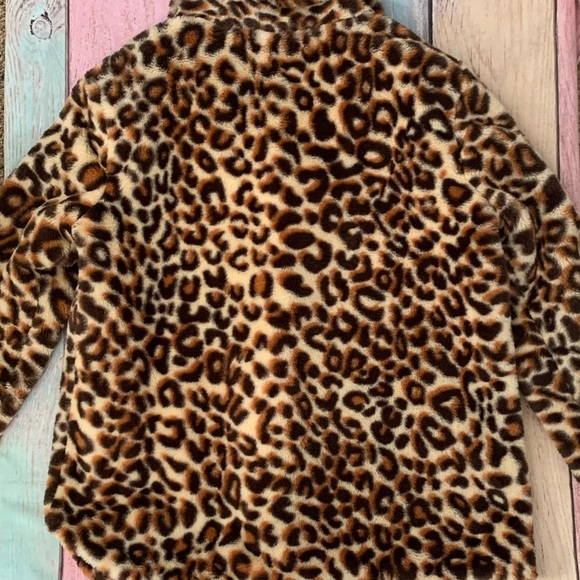Fuzzy and soft cheetah jacket - Picture 9 of 9